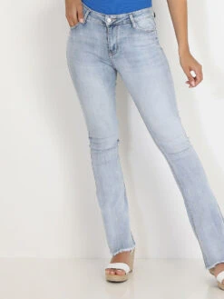 Jeans Flare Bleu Clair Délavé Et Effiloché Bleu Clair