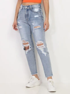Jeans Mom Délavé Et Destroy