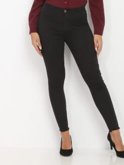 Jeans Slim Effiloché Aux Chevilles