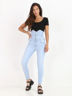 Jeans Taille Haute à Boutons -Chemisier Gilet Soldes Boutique Q07 B917 LTBLU 4