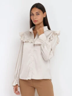 Chemise Satinée à Volants Et Perles